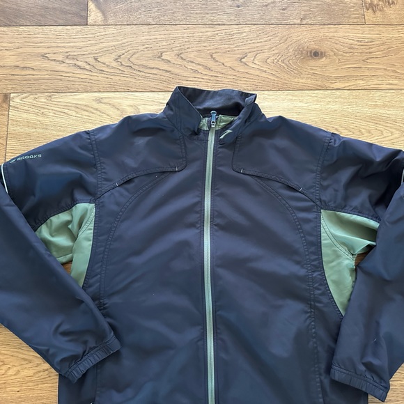 Brooks Running Jacket men’s medium - Picture 2 of 5